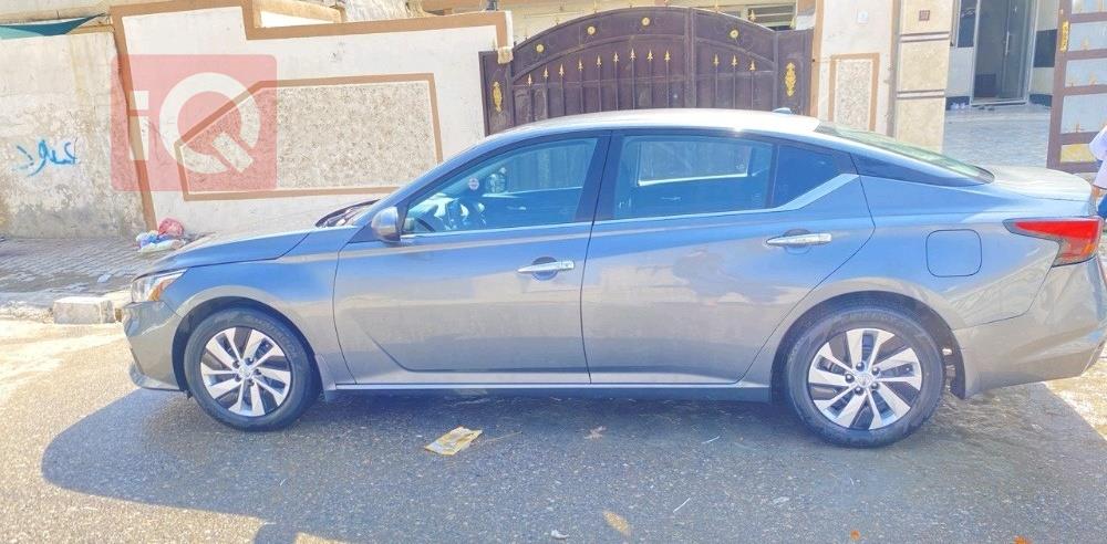 نيسان ألتيما